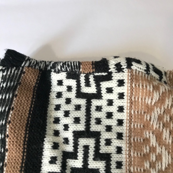 Vest Poncho Style Western Black and Tan with Fringe Size L 100% Acrylic - Picture 4 of 12